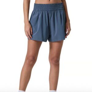 NEW Vuori Women's Villa Short Blue Size M
